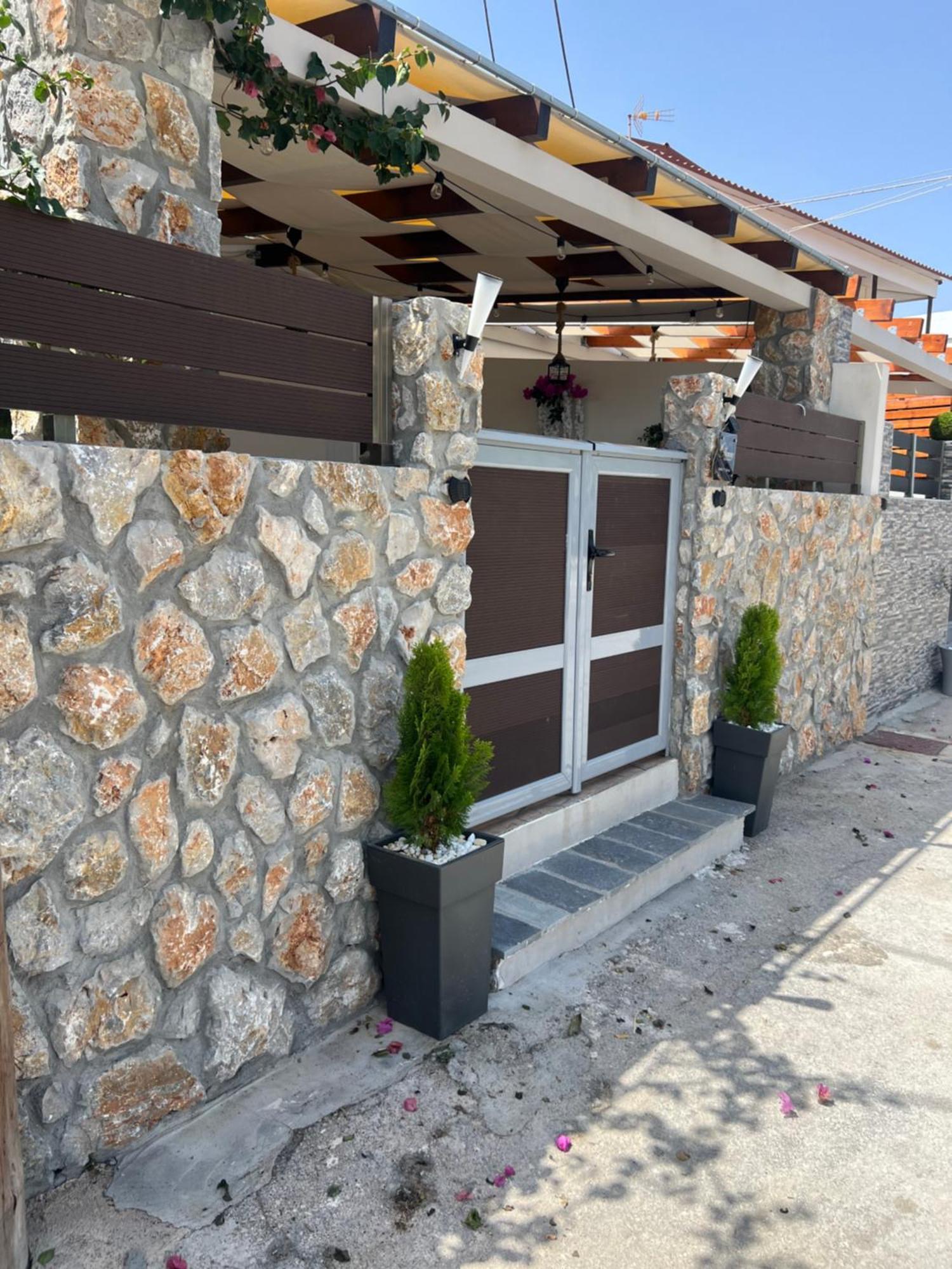 Harmony Seaside House Apartment Ialysos  Bagian luar foto